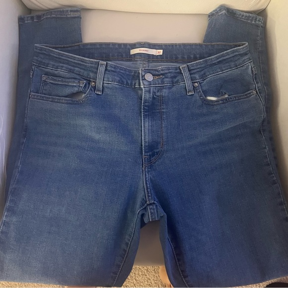 Levi‘s 711 skinny jeans . - Picture 2 of 3